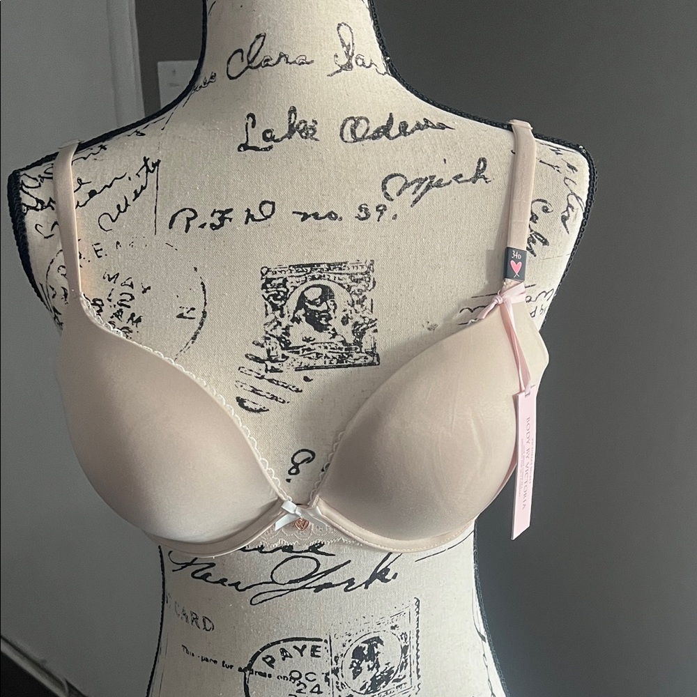 Victoria's Secret Body by Victoria Lace 34D Bra